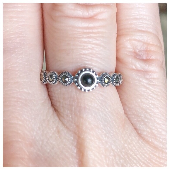 💕Beautiful Sterling Silver Ring w Marcasite Onyx - Picture 7 of 8
